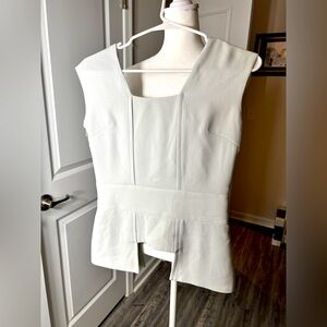 NWOT Elizabeth & Clarke Catalina Work Top size 4 Pale dove gray